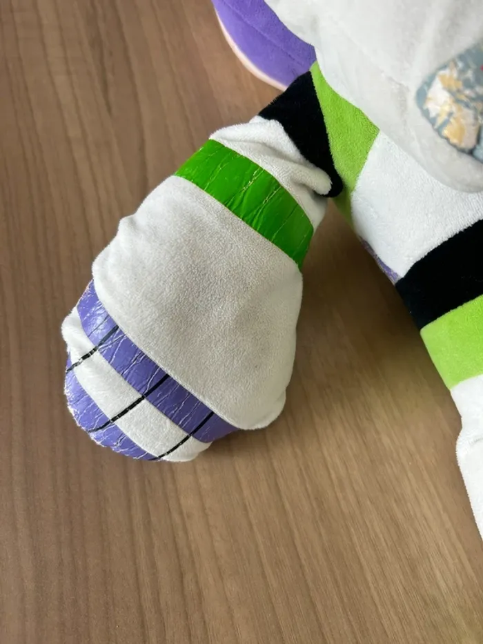 Très grande peluche buzz l’éclair toy story - photo numéro 8