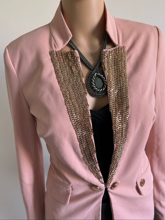 Blazer rose avec chaînettes dorées Glamorous taille M TBE - photo numéro 4