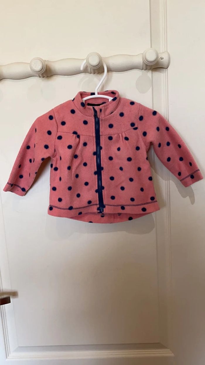 Gilet rose et bleu marine