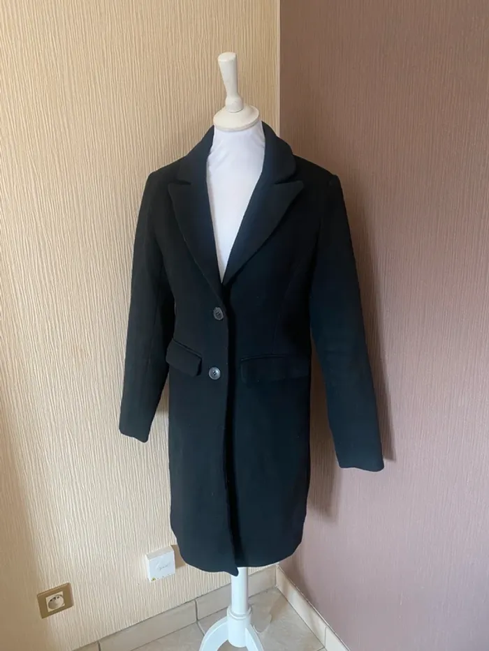 Manteau noir simple . Veste longue . Taille 36 -S - photo numéro 2