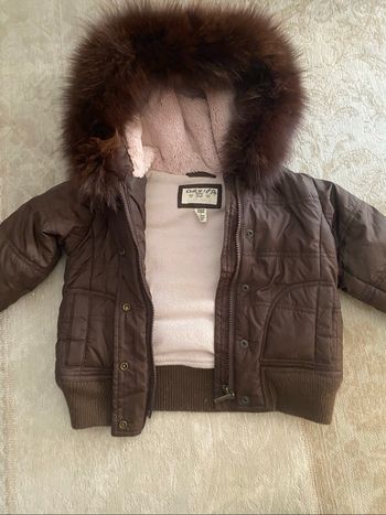 Doudoune chaude Gap avec capuche amovible fourure 3 ans