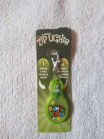 Porte clé prénom rare zip lights