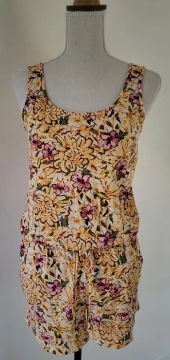Combishort fleurie jaune et rose Taille 38