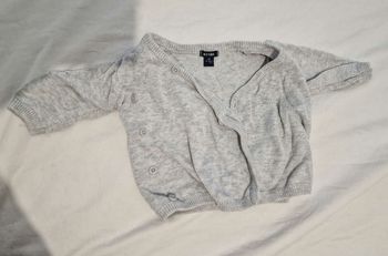 Lot 2 gilets bébé 1 mois