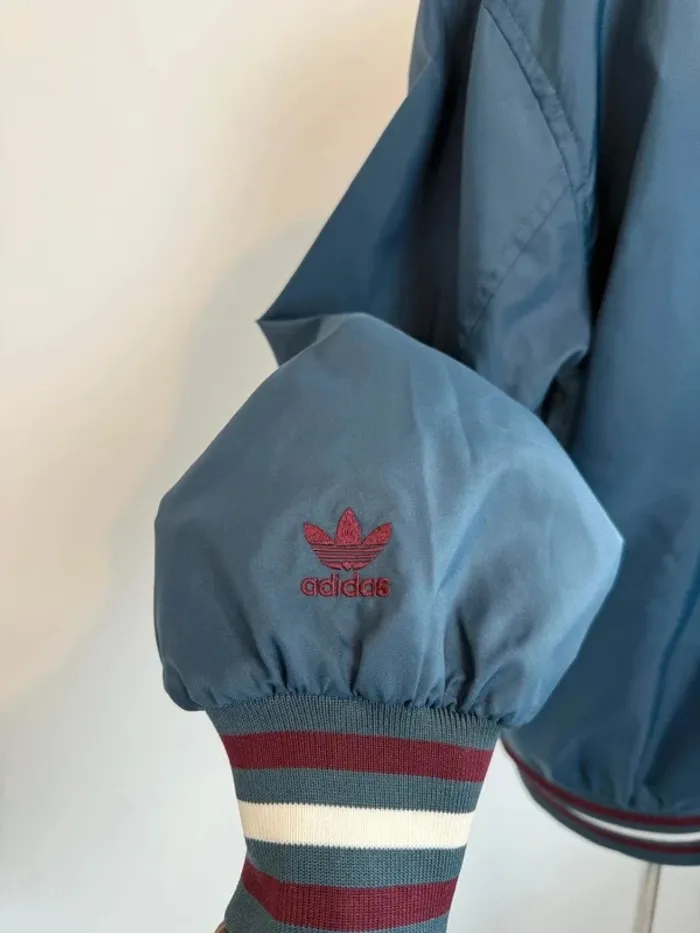 Très rare veste universaitaire type retro Adidas femme 3 stripes taille S très bon état - photo numéro 4