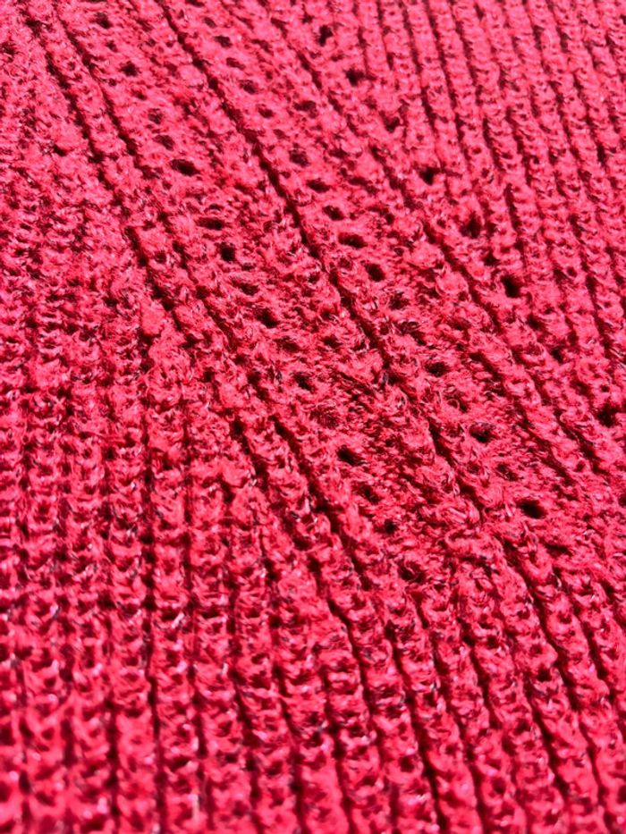 Pull rouge T8ans - photo numéro 2