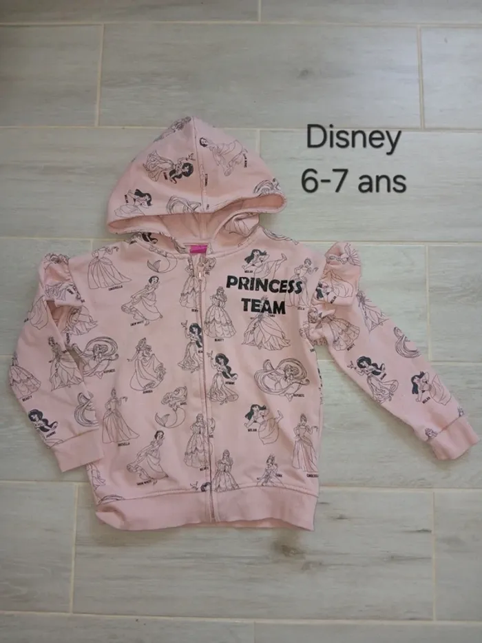 Sweat zippé à capuche