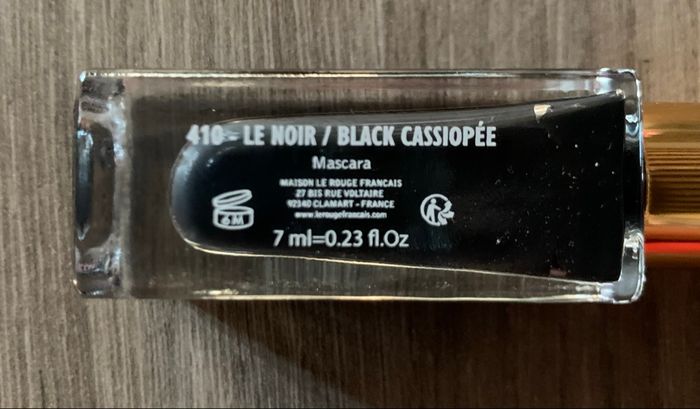 Mascara noir - photo numéro 2