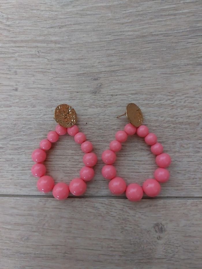 Boucles d'oreilles perles roses