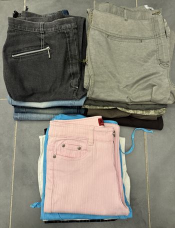Lots de 15 pantalons femmes diverses tailles 