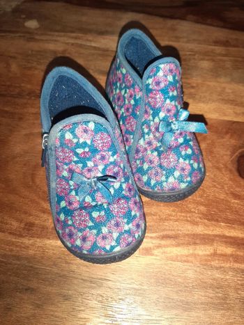 Chaussons fille taille 19