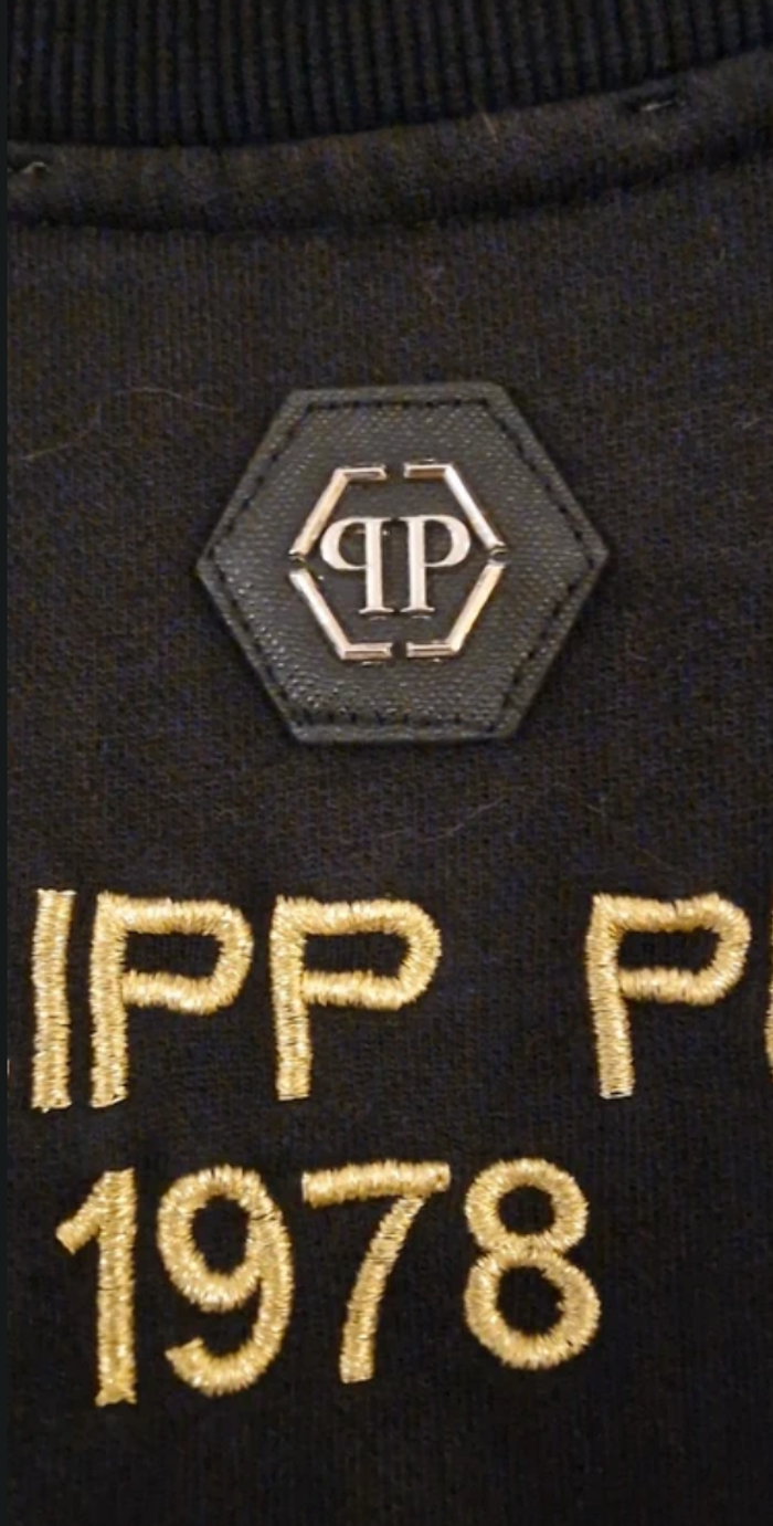 Sweat noir avec lettrage métallique – Très bon état – Taille M - photo numéro 9