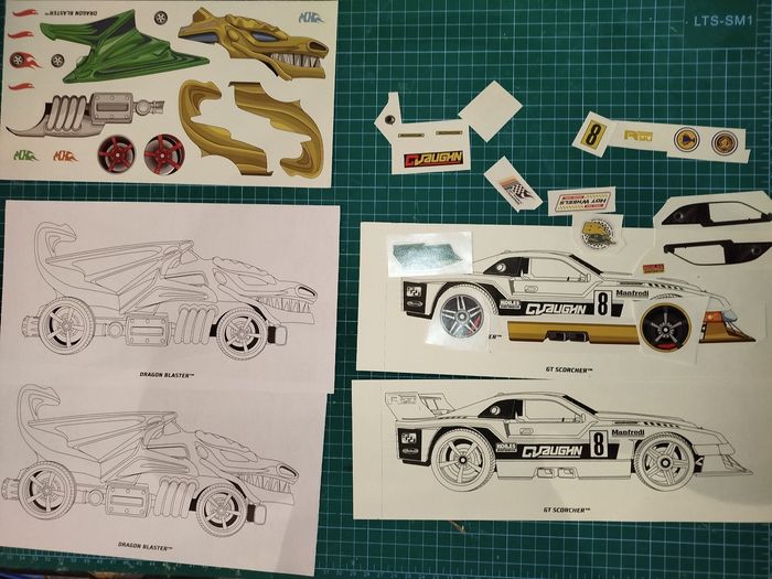 Hot Wheels Lot Let'Race 8 Pack Netflix Plus Planche a  Stickers et Coloriage Gt Scrotcher - photo numéro 6