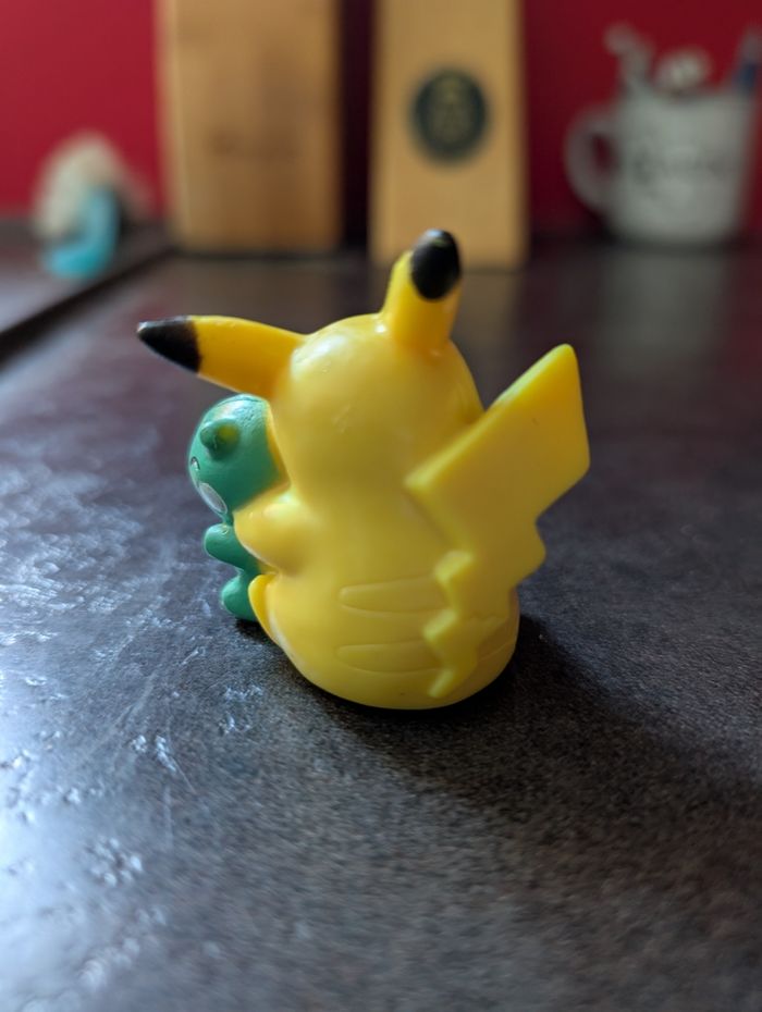 Figurine pikachu et son doudou 5 cm - photo numéro 2