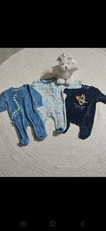 Lot de 3 pyjamas velours 1mois