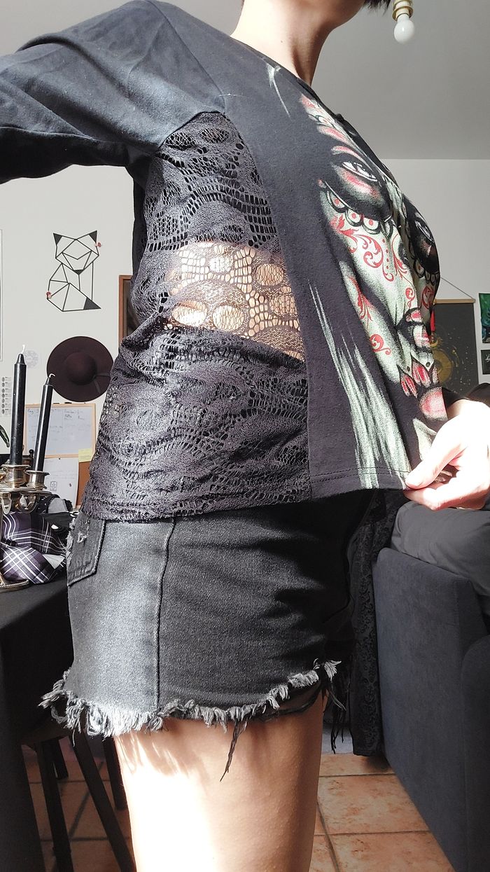 Tee-shirt gothique - photo numéro 2