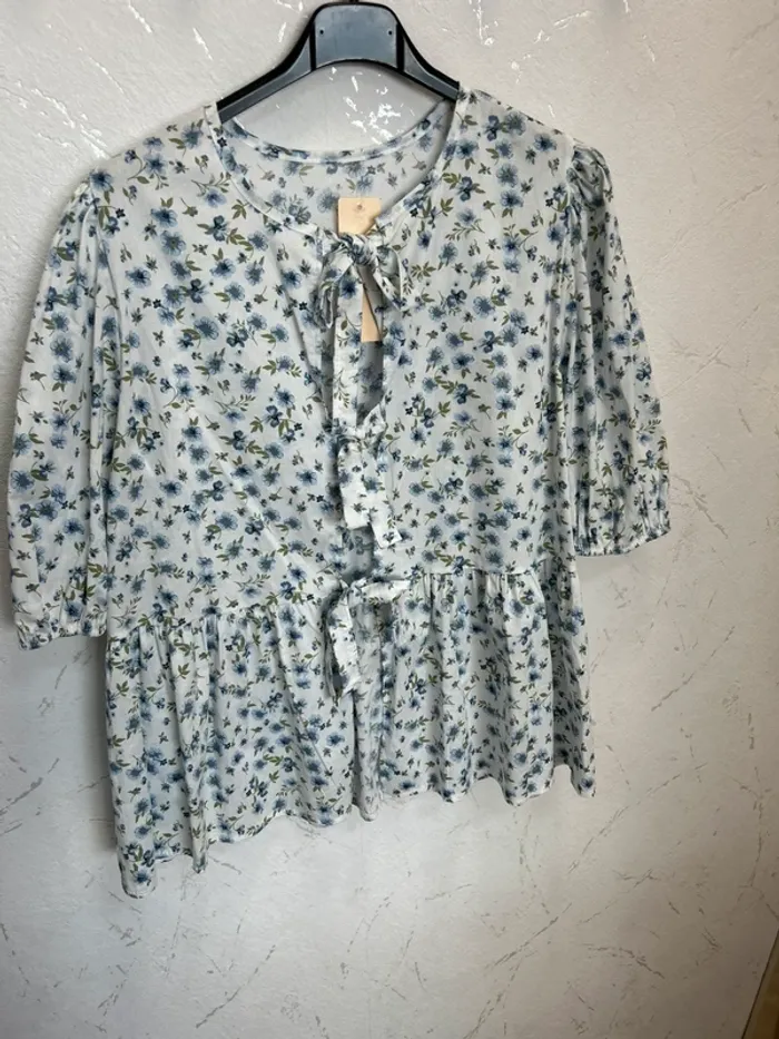 Blouse femme TU taille 38 taille 40 fleurie top femme tshirt femme - photo numéro 2