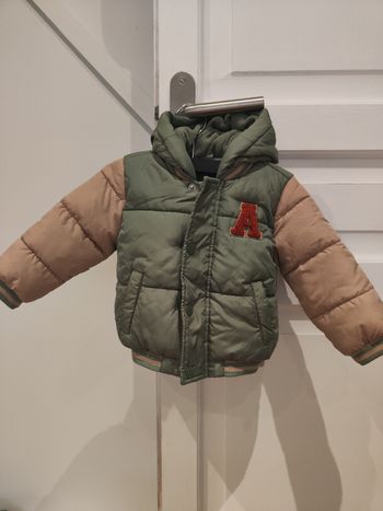 Doudoune hiver taille 9/12 mois.