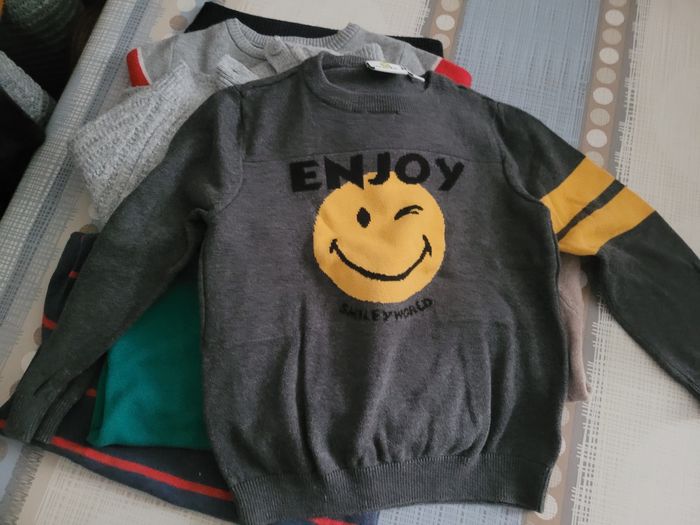 Vend lot pull garçon 5ans - photo numéro 4