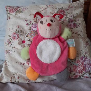 Kaloo: Marionnette-doudou Coccinelle Nopnop