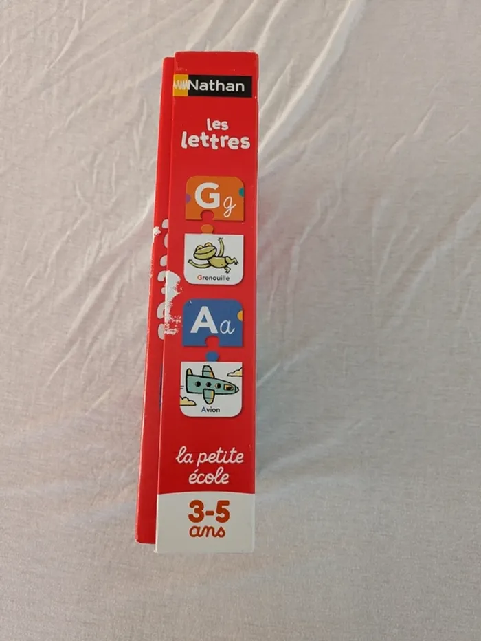 Jeu éducatif Nathan "La petite école - Les Lettres" - 3-5 ans - photo numéro 2