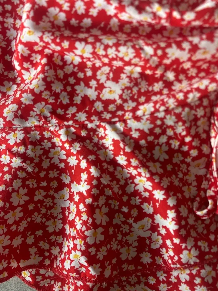Jupe à fleur XS rouge - shein - photo numéro 2