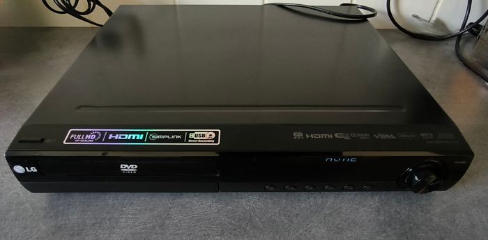 LG HT805DC Receiver 5.1 Lecteur DVD Home Cinéma Tuner FM Sans Télécommande