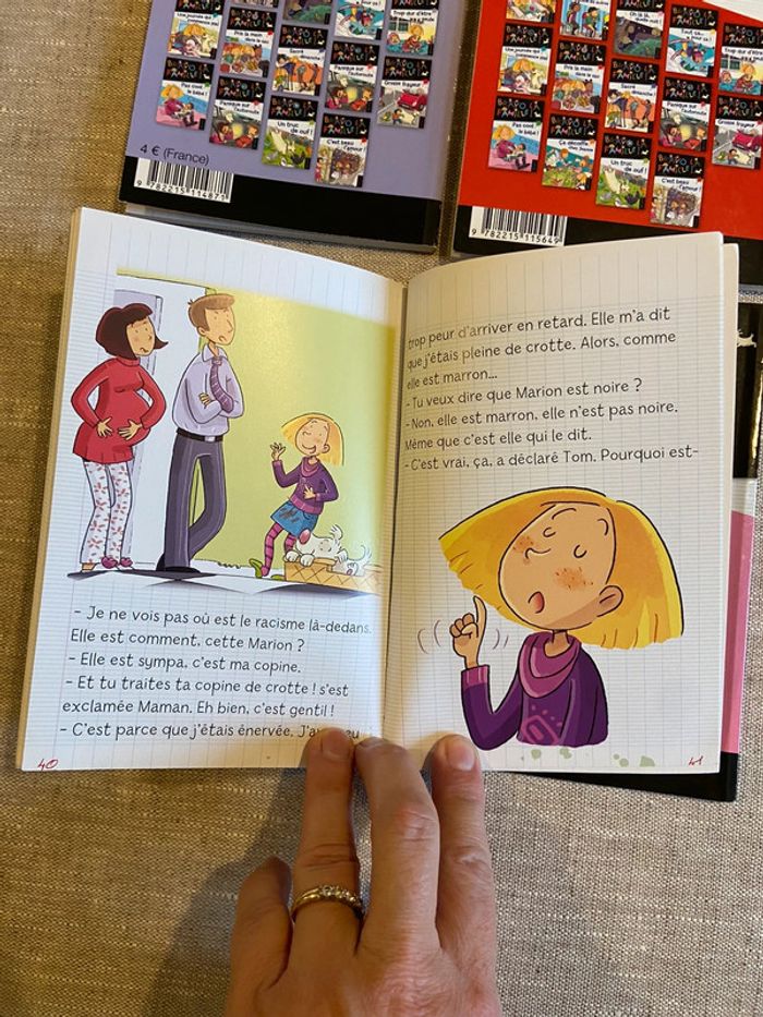 Lot de quatre petits romans « Bravo la famille » - photo numéro 3