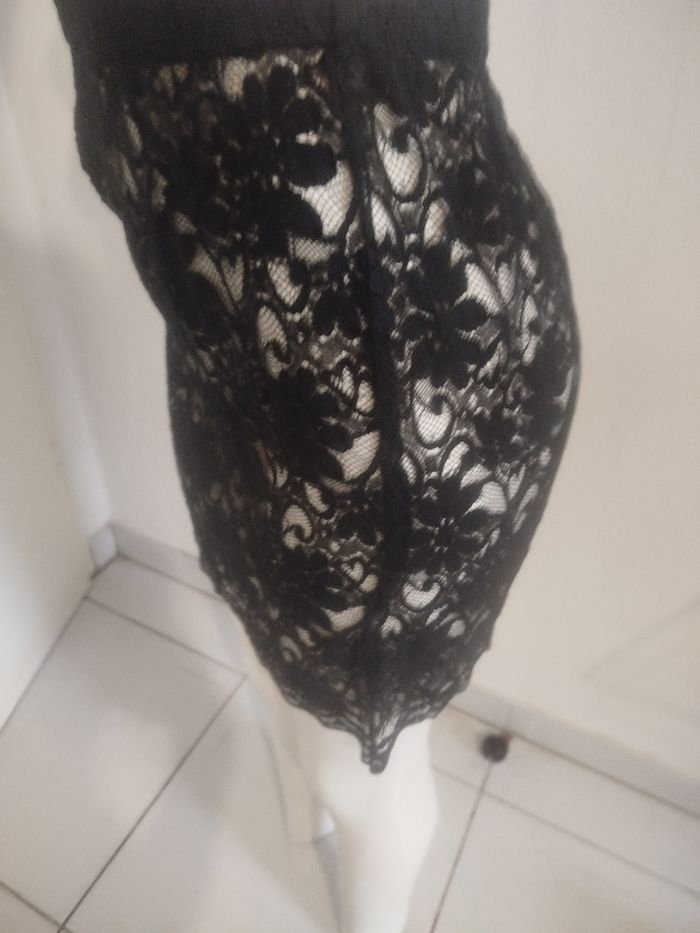 #kytie34femme. Jupe en dentelle taille 34 - photo numéro 3