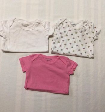 Lot de 3 bodies manches courtes 62-68 cm