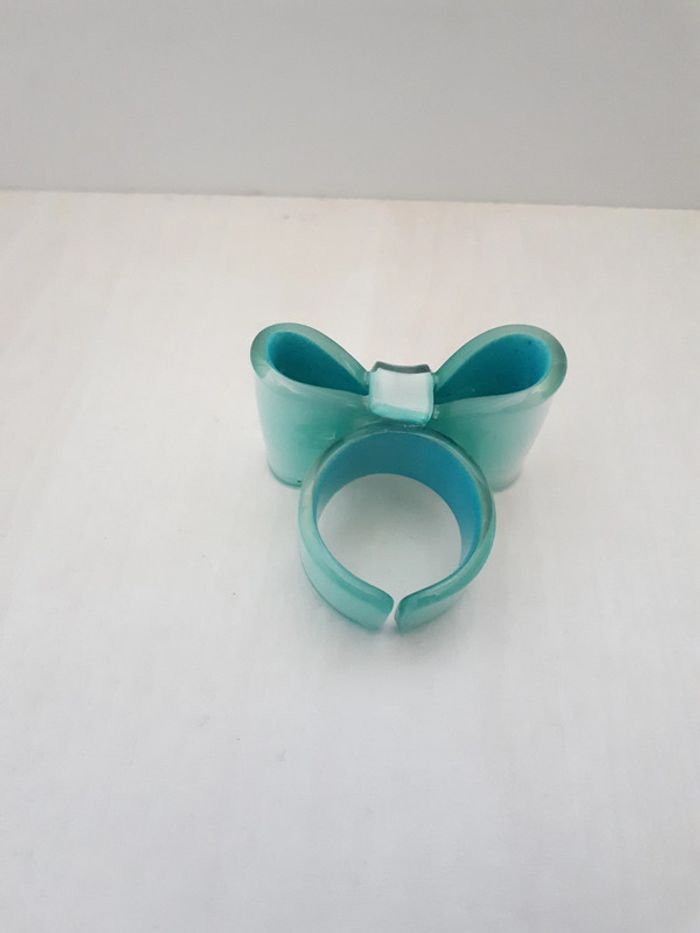 Bague plastique noeud bleu turquoise - photo numéro 2