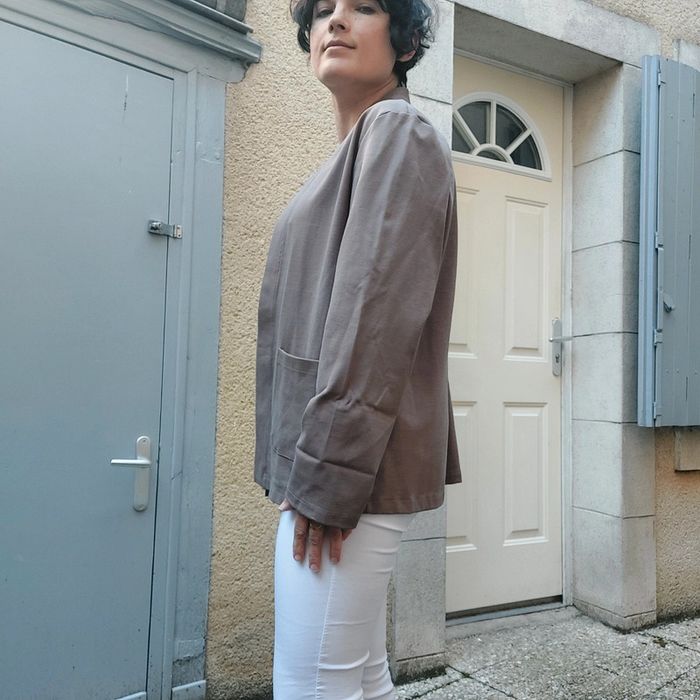 Superbe blazer taupe neuf - photo numéro 2