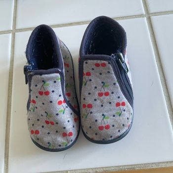 Chaussons motif cerise