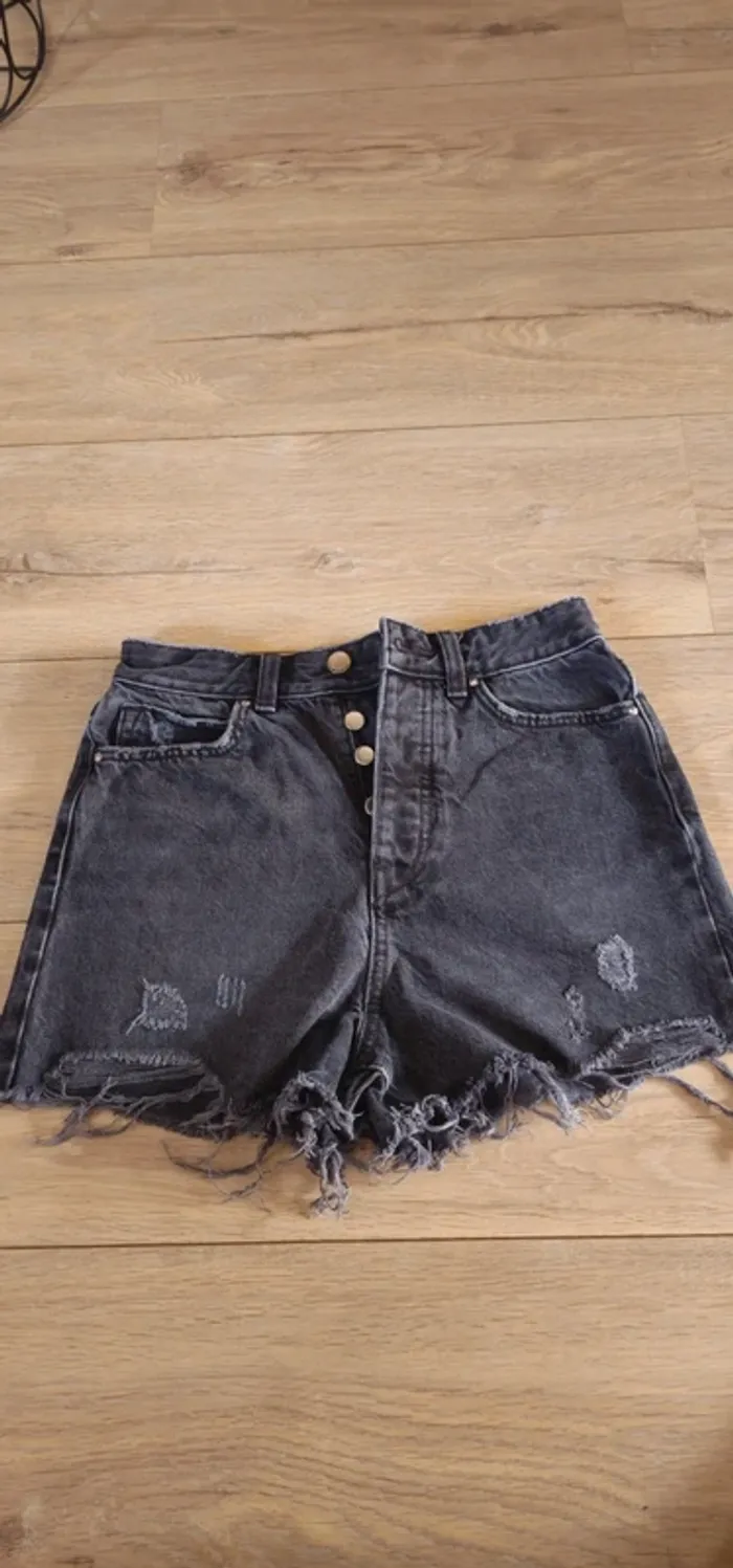 Short Zara