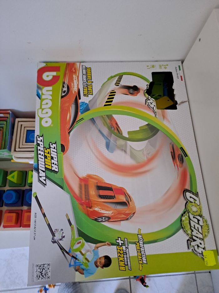 Circuit voiture geant