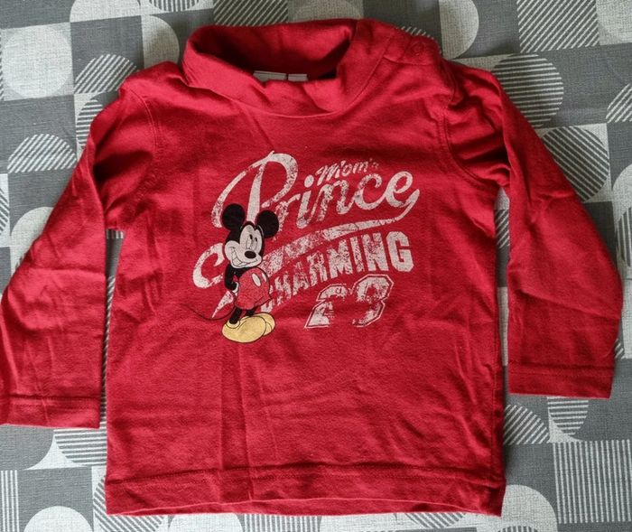 Sous pull Disney