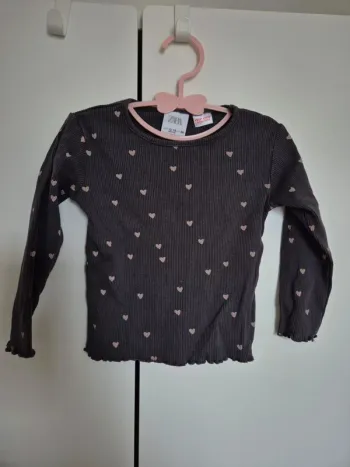 T-shirt blouse ZARA 12 18 mois 86cm noir côtelé avec coeur - manches longues
