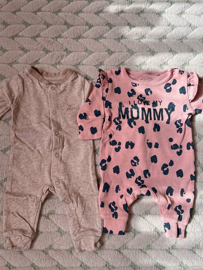 2 pyjamas