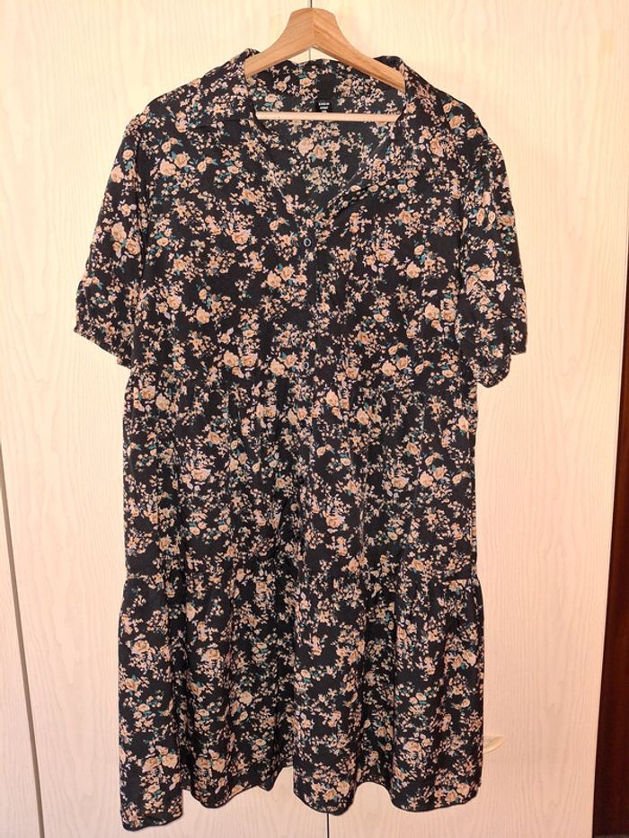 Robe noire à fleurs 2XL