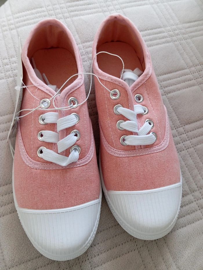 Paire de Tennis rose neuve - photo numéro 4