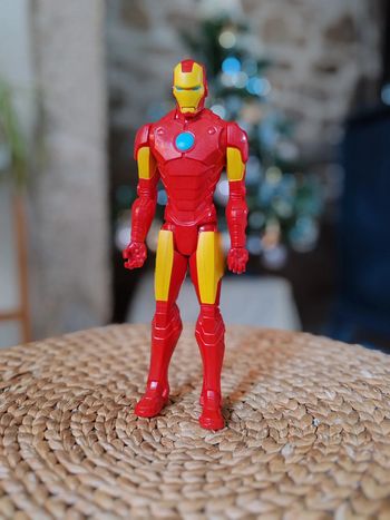 Grande figurine poupée Iron man