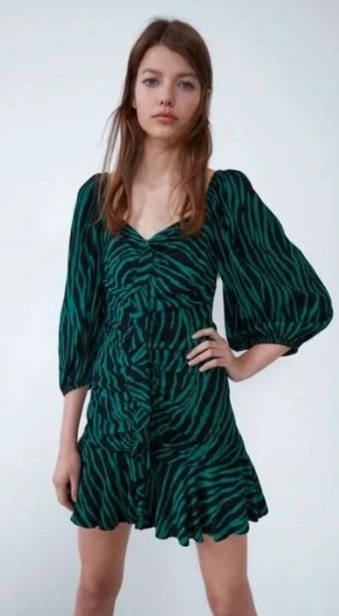 Mini robe à manches bouffantes et imprimé animal zèbre vert/noir Zara 36 - photo numéro 5