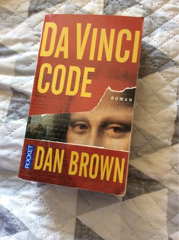 #Da Vinci code Dan Brown. )