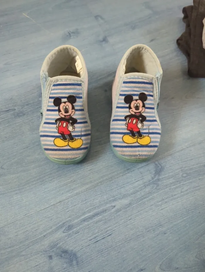 Chausson Disney Mickey taille 23