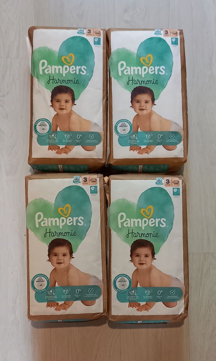 176 Couches Pampers Harmonie Taille 3 (4 Paquets)