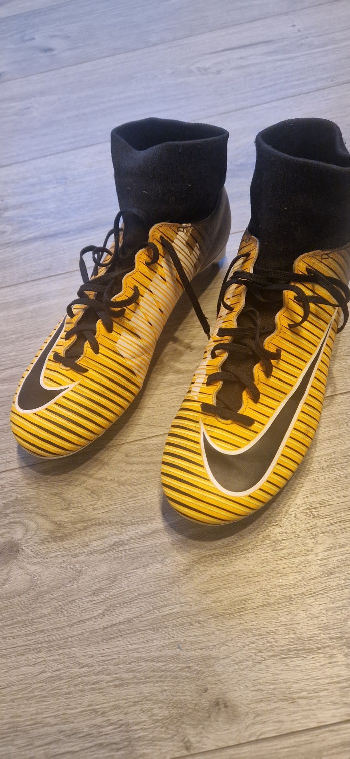 Crampons nike fer super état peu porté taille 41 - photo numéro 3
