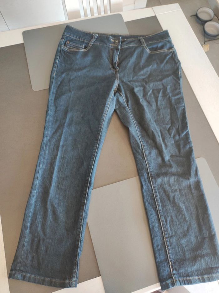 Pantacourt camaïeu taille 42 coupe droite