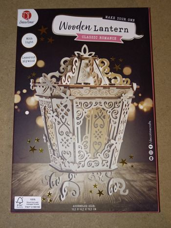 Lanterne en bois romance