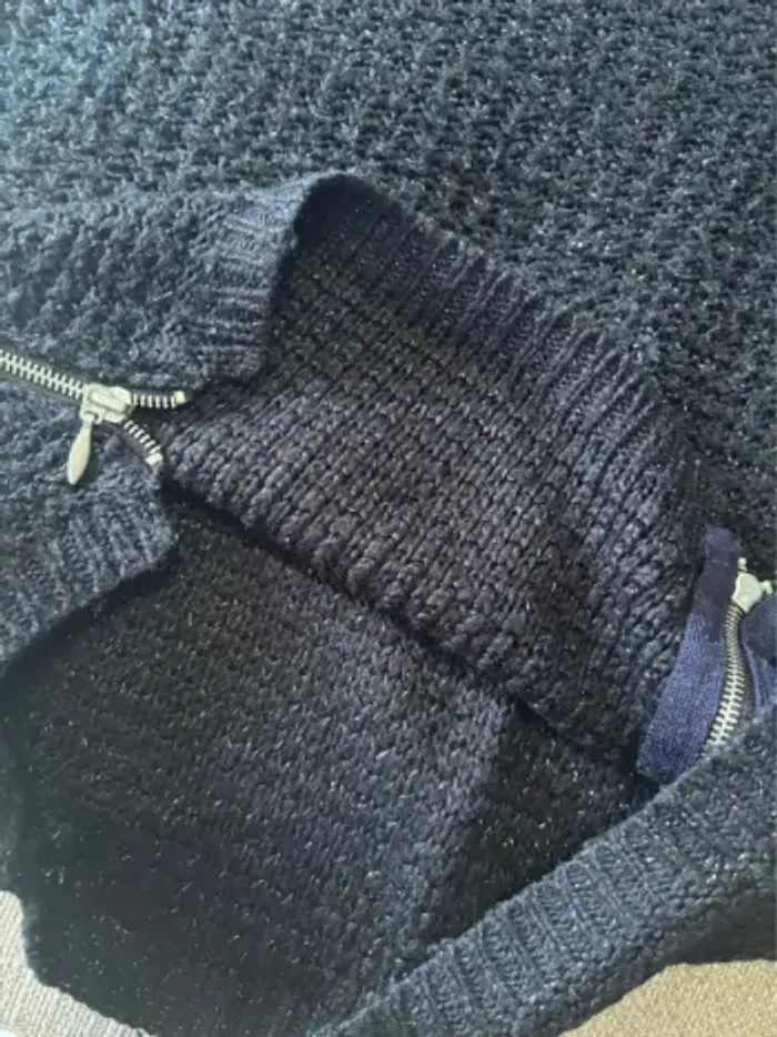 Pull maille noire liseré doré S - photo numéro 5