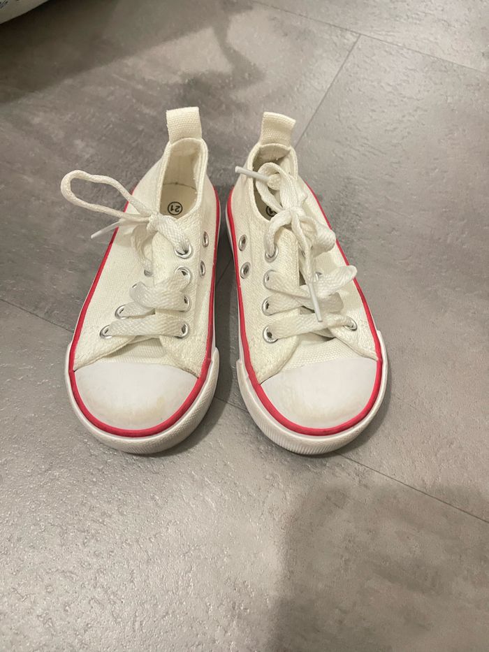 Chaussure style converse  taille 21